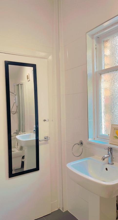 Edinburgh Leven Apartments ภายนอก รูปภาพ